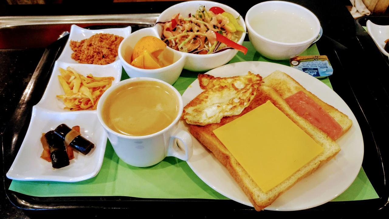 Fuhsing Youth Activity Center Taoyuan Bagian luar foto